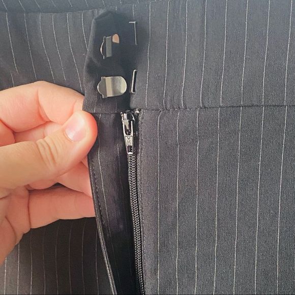 Lane Bryant Zip Front Pinstripe Flare Leg Trousers Sz 24 - Picture 6 of 9